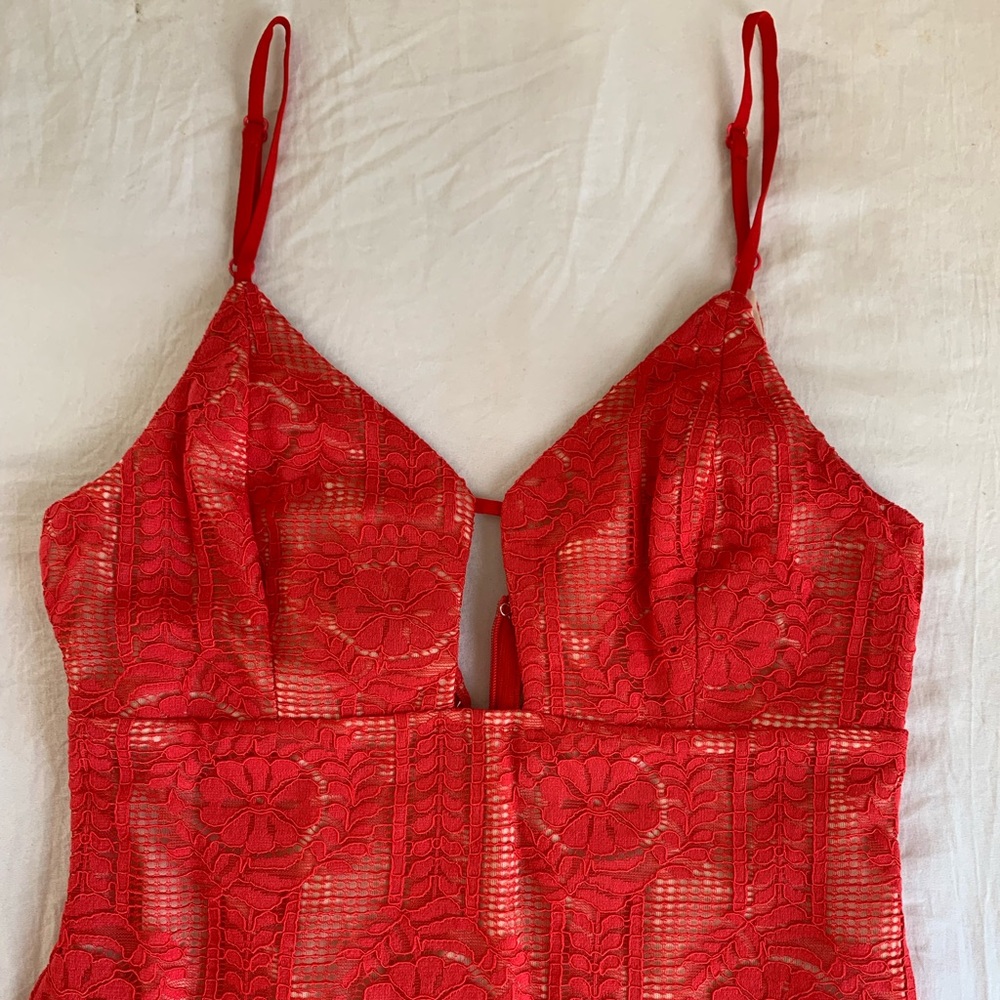 ✨NEW✨ Lulu’s red lace dress ❤️